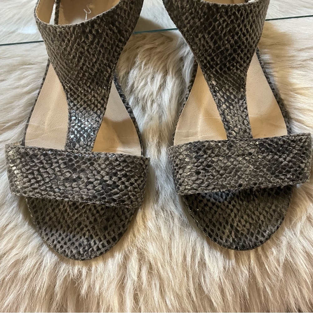 Reitmans Snakeskin Gray Wedges - Picture 4 of 8